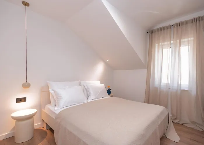 Lejlighed Brand New & Stylish Beachfront Next To Bacvice *