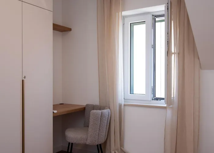 Brand New & Stylish Beachfront Next To Bacvice Lejlighed